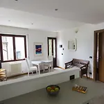 شقة The Palm With Garden سالا كوماسينا